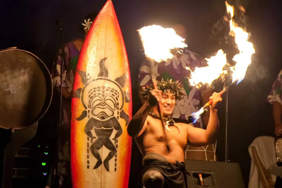 Hawaii — volcanic peaks, turquoise water, and lush valleys
